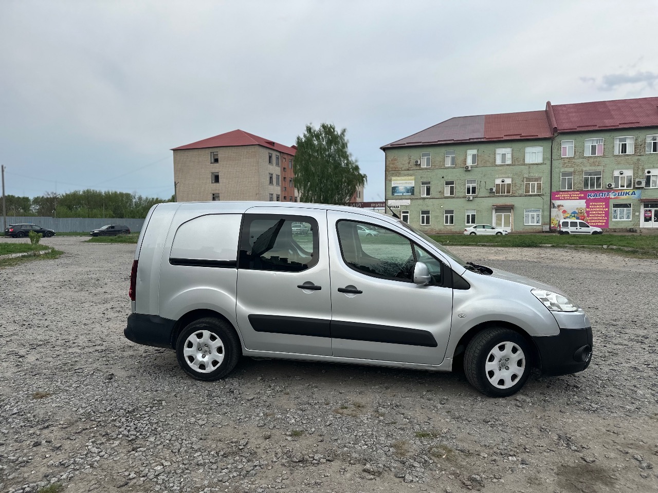 Peugeot Partner - фото 9