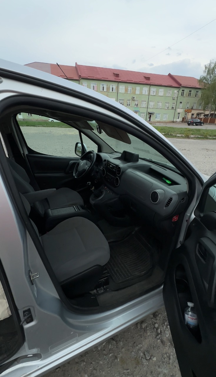 Peugeot Partner - фото 3