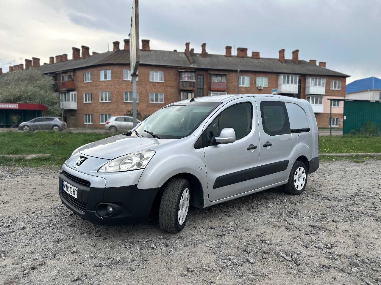 Peugeot Partner - фото 6