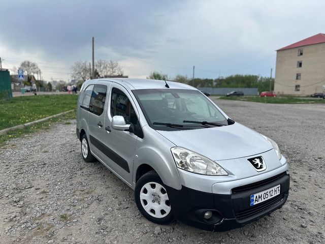 Peugeot Partner - фото 2