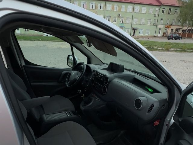 Peugeot Partner - фото 3