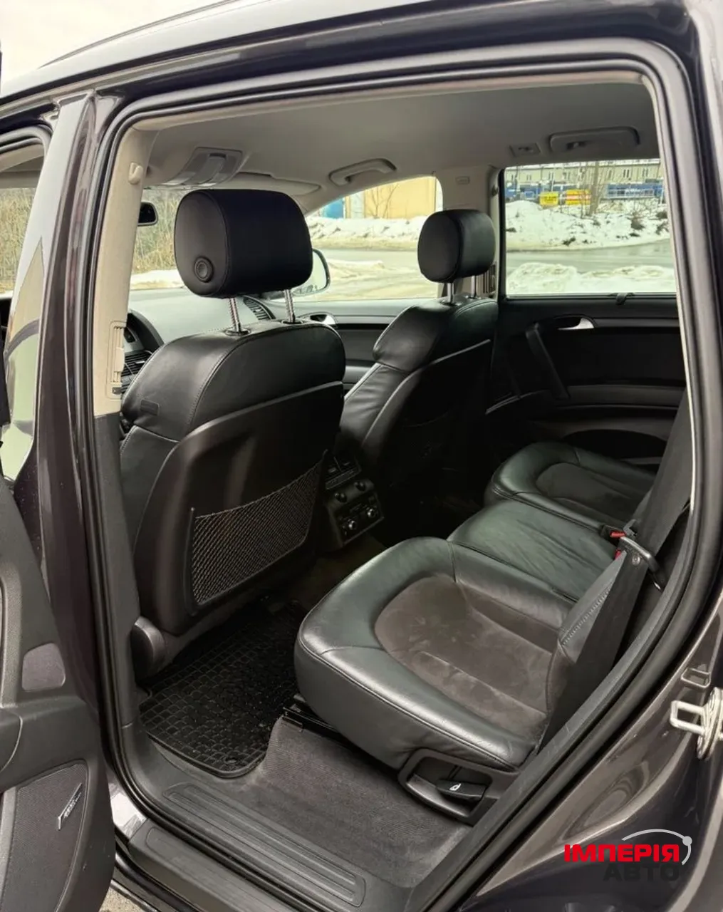 Audi Q7 - фото 10