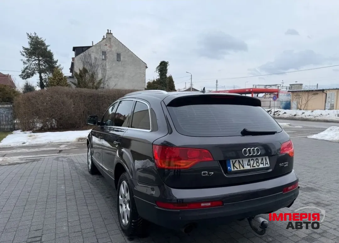Audi Q7 - фото 4