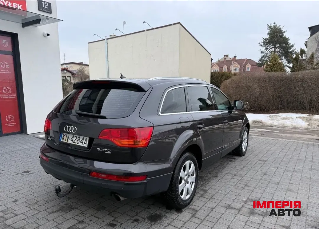 Audi Q7 - фото 5