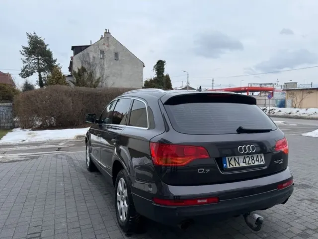Audi Q7 - фото 4