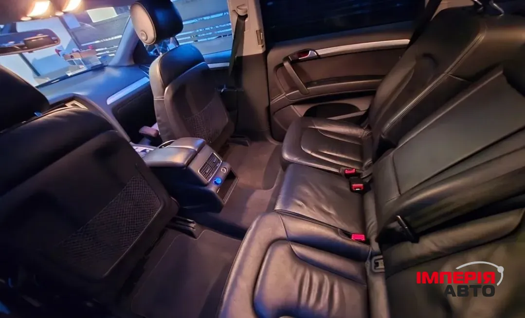 Audi Q7 - фото 7