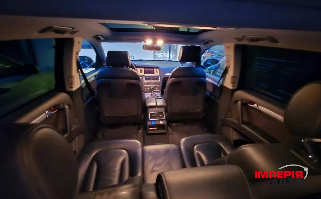 Audi Q7 - фото 10
