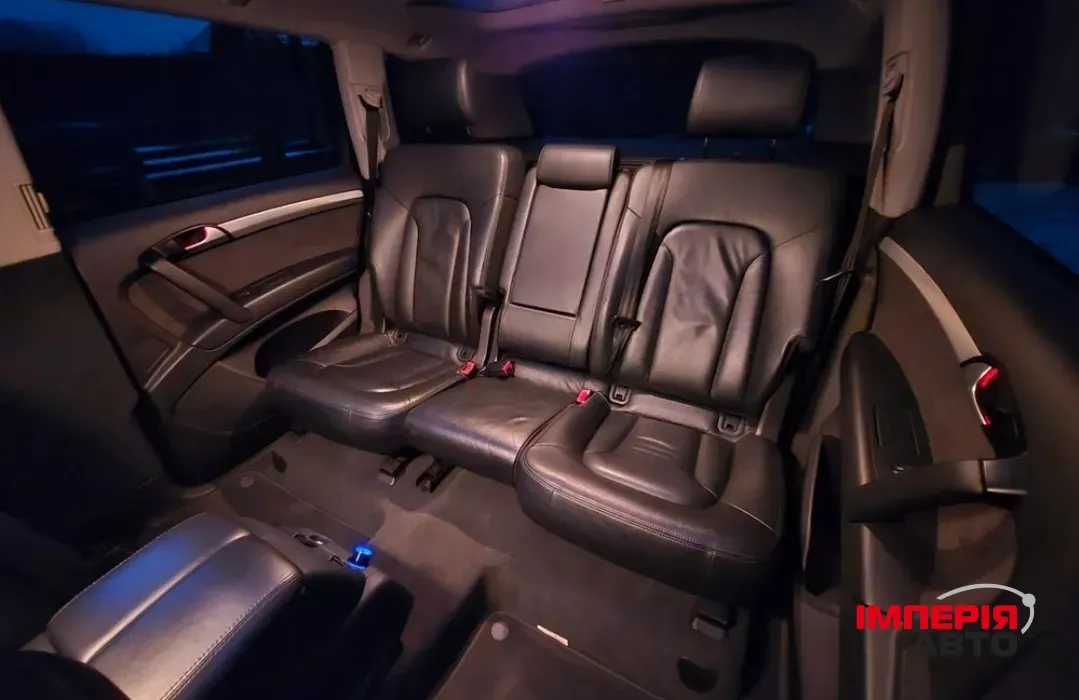 Audi Q7 - фото 8