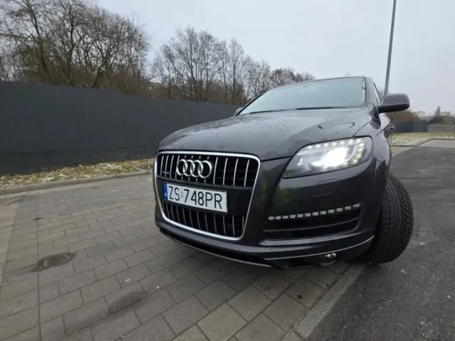 Audi Q7 - фото 1