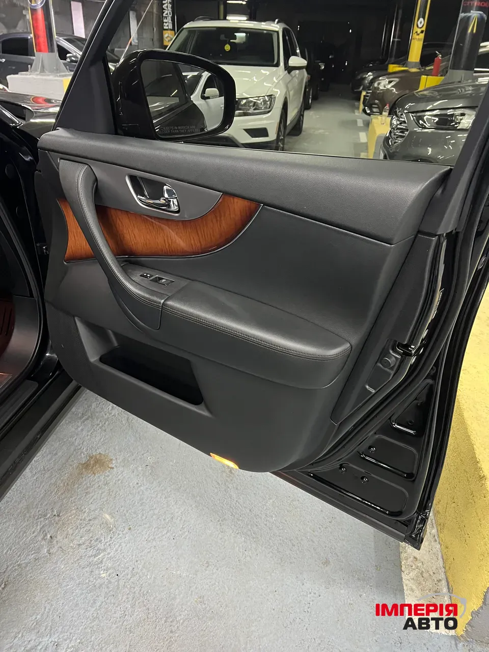 Infiniti FX - фото 35