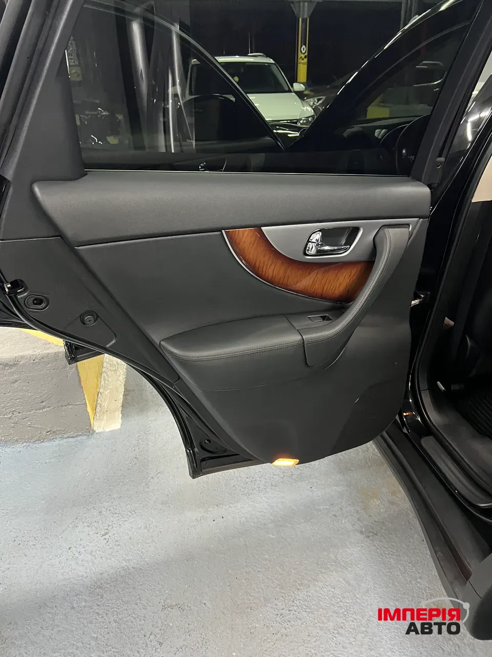 Infiniti FX - фото 28