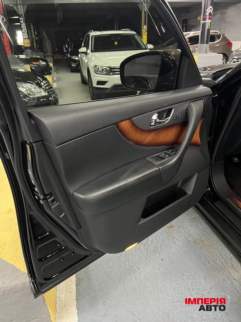 Infiniti FX - фото 19