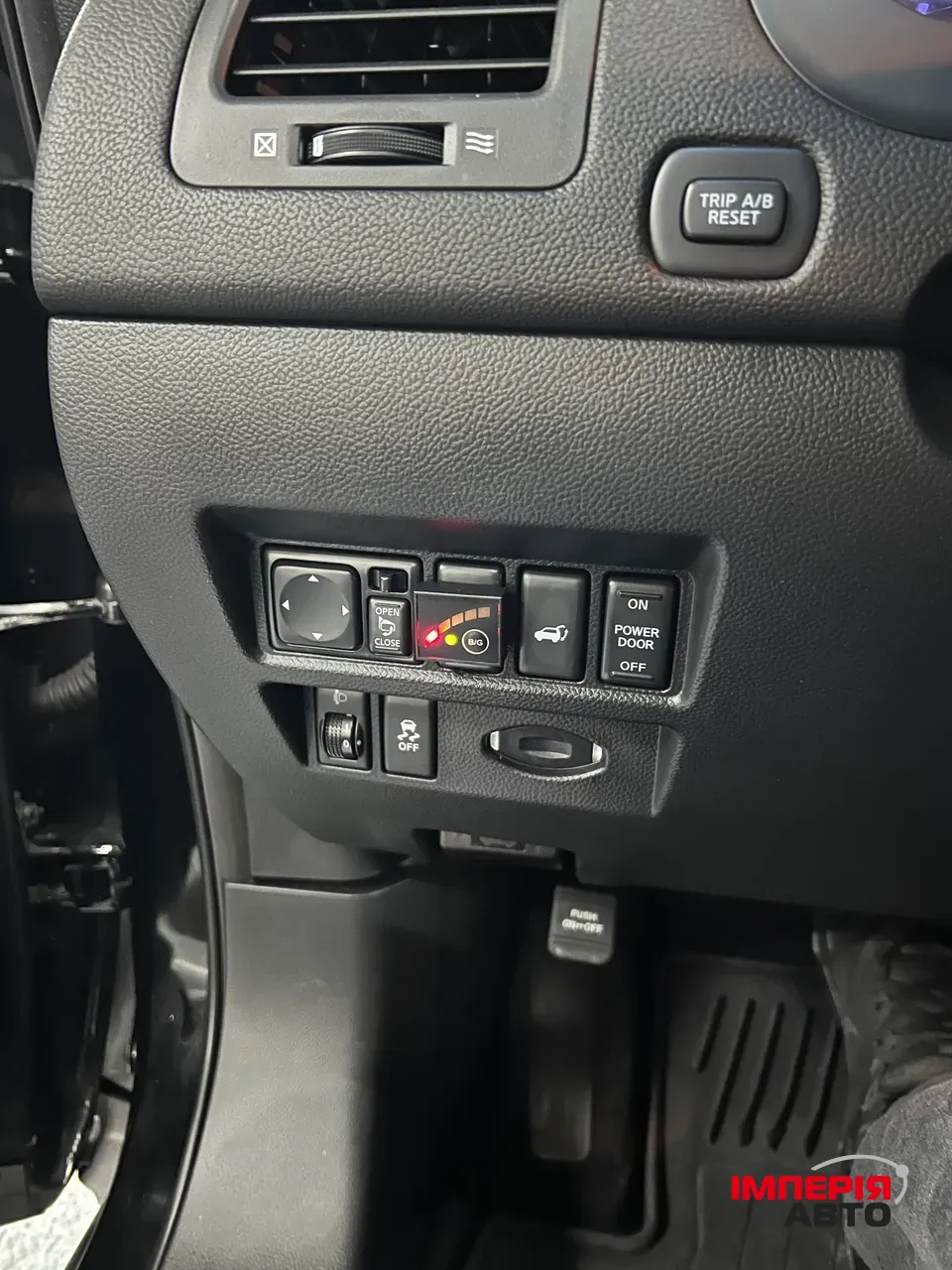 Infiniti FX - фото 23