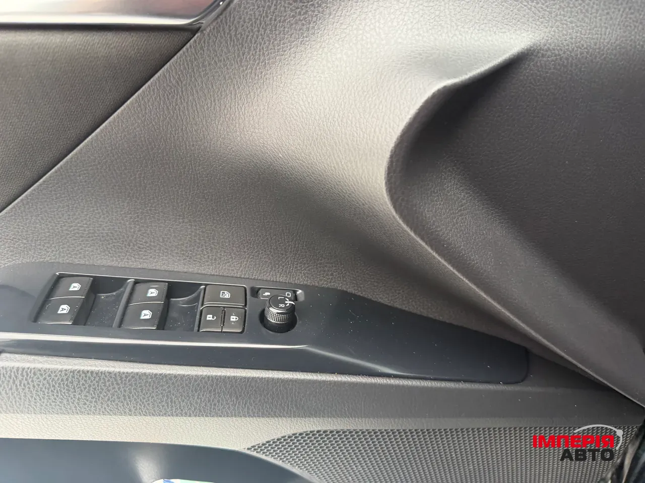 Toyota Camry - фото 12