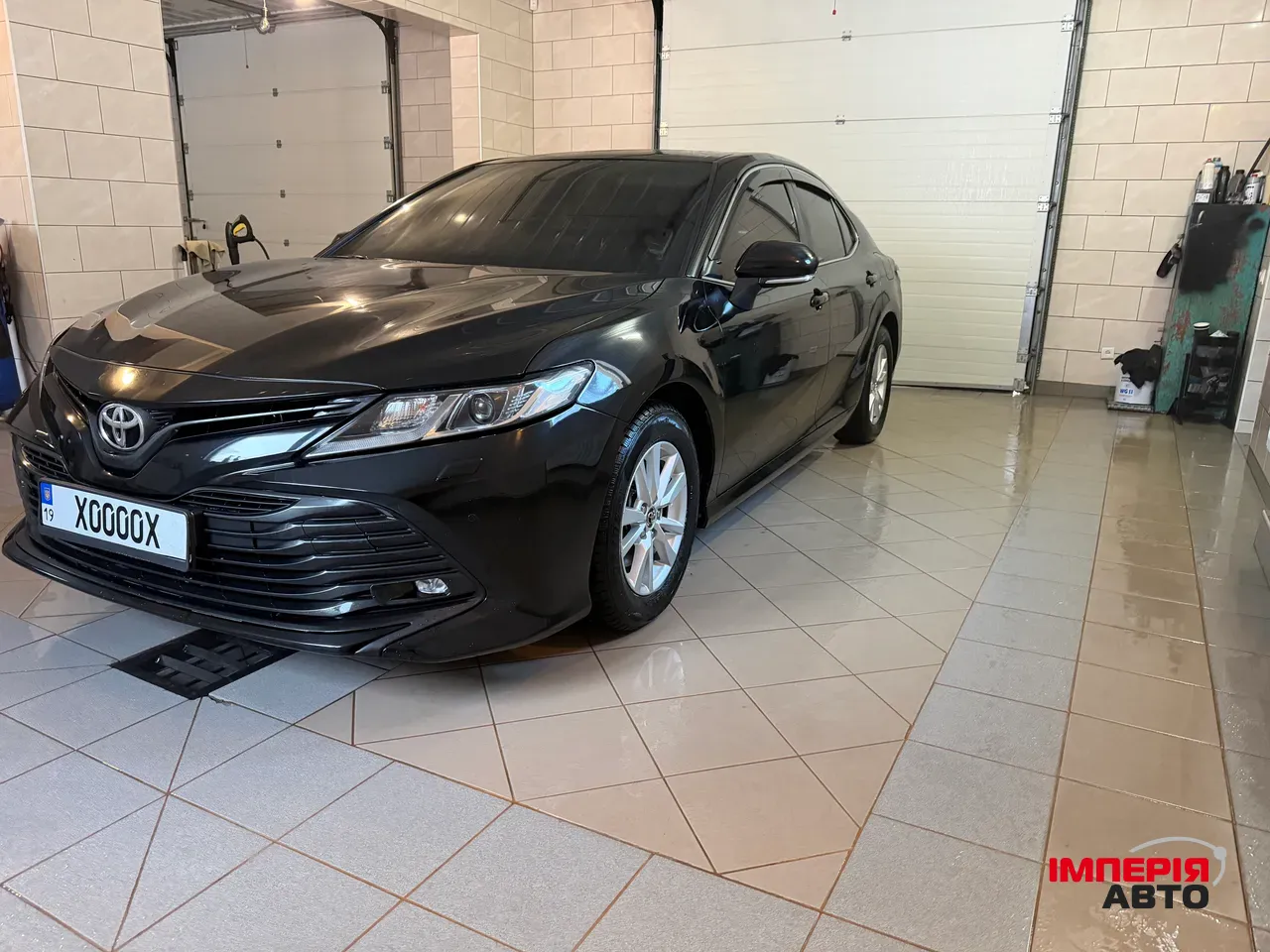Toyota Camry - фото 2