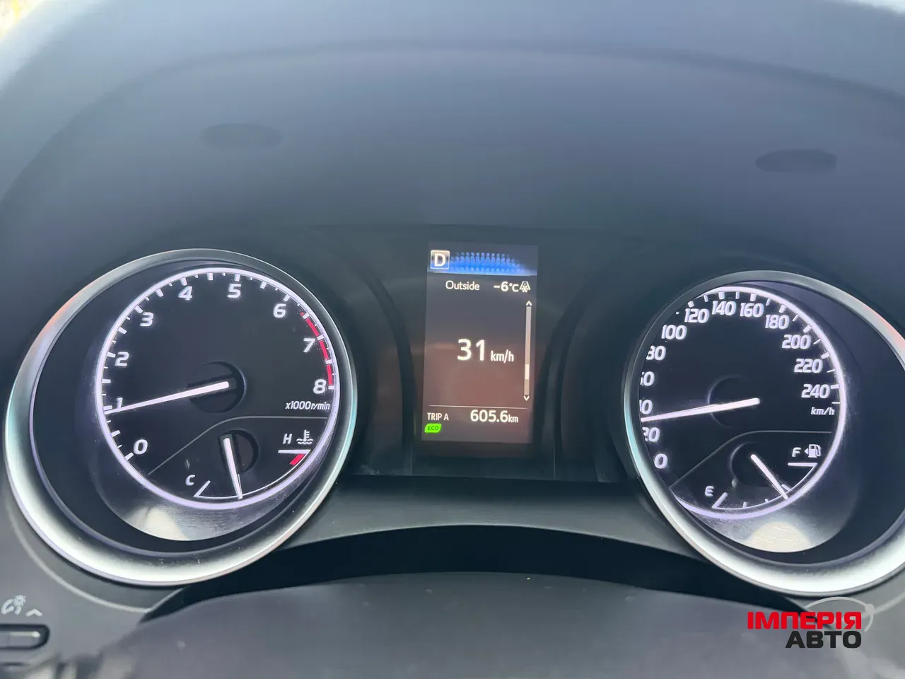 Toyota Camry - фото 8