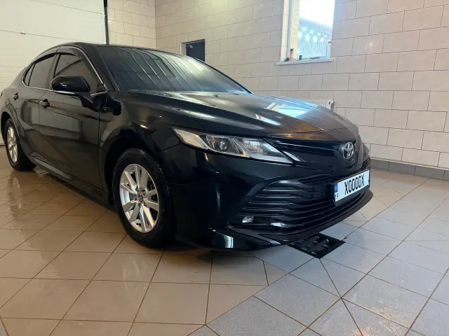 Toyota Camry - фото 3