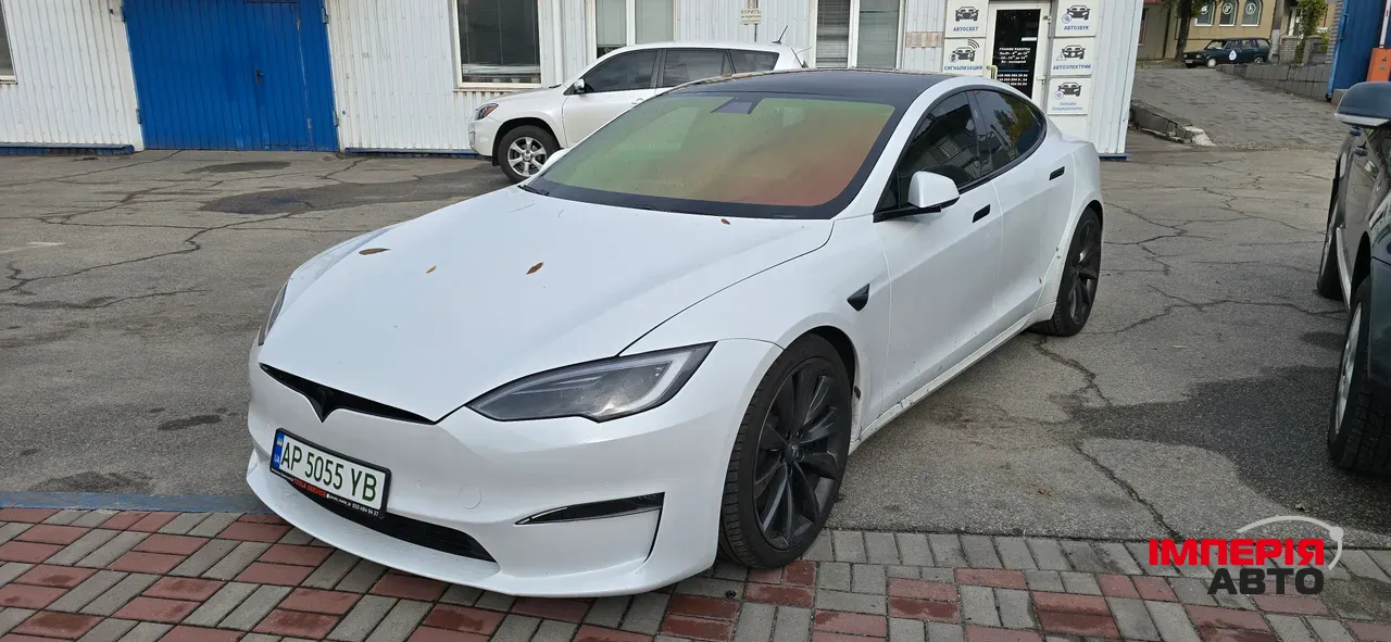Tesla Model S - фото 3