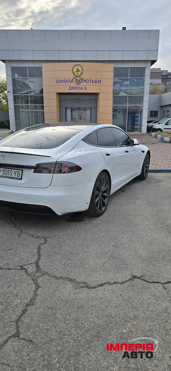 Tesla Model S - фото 6