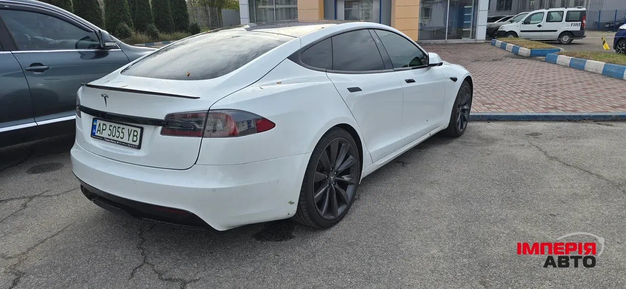 Tesla Model S - фото 5