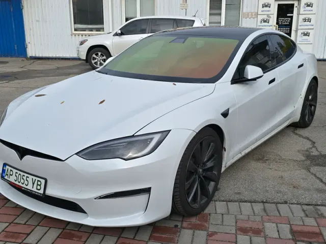 Tesla Model S - фото 3