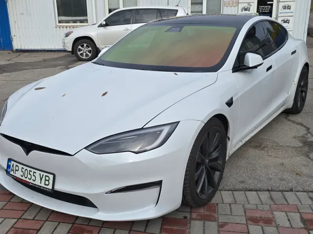 Tesla Model S - фото 4
