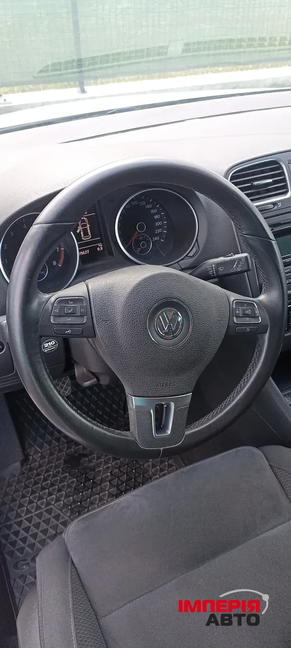 Volkswagen Golf - фото 4