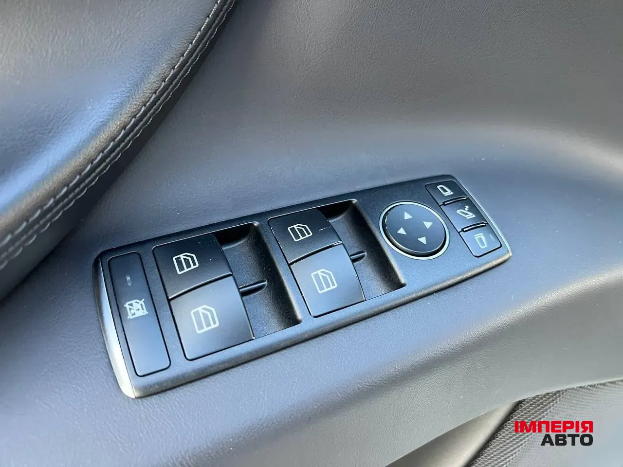 Tesla Model X - фото 4