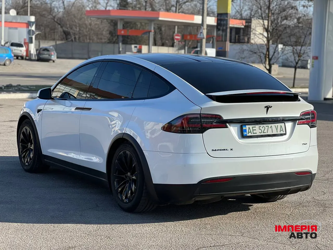 Tesla Model X - фото 1