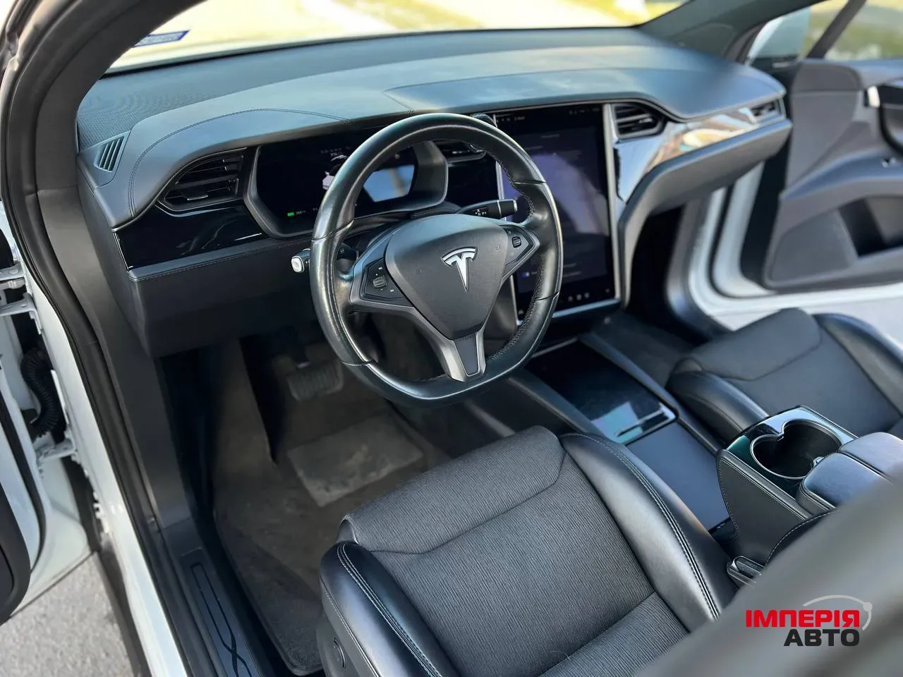 Tesla Model X - фото 10