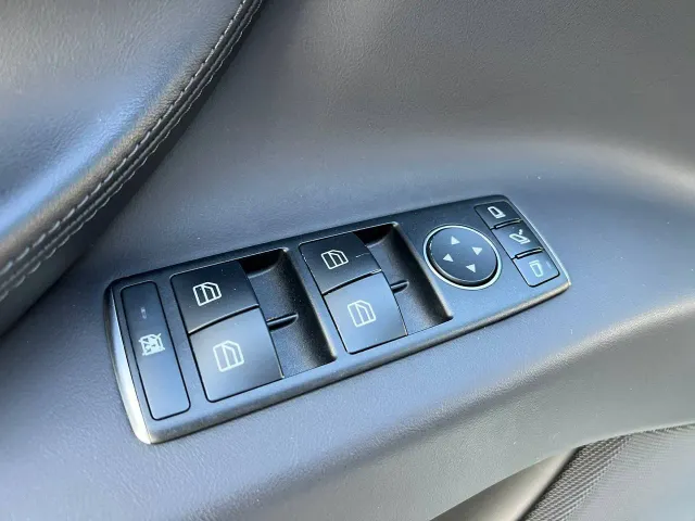 Tesla Model X - фото 4