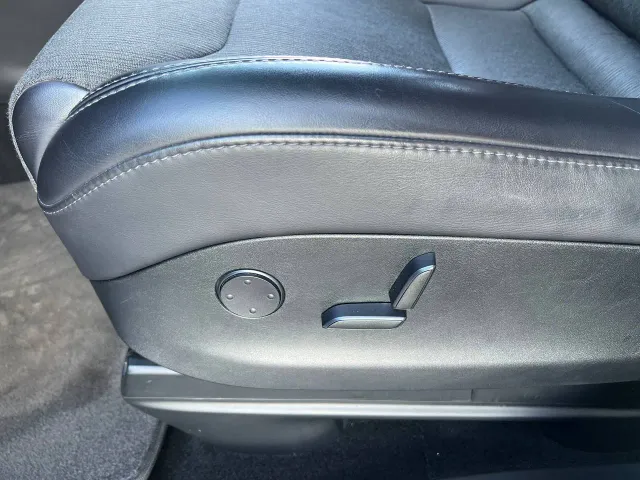 Tesla Model X - фото 3