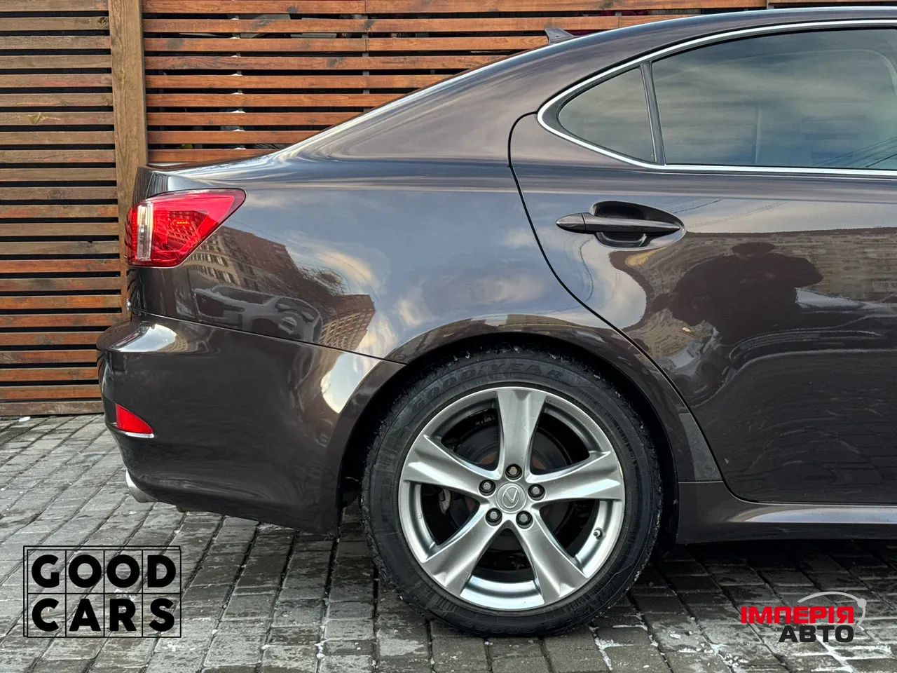 Lexus IS - фото 14