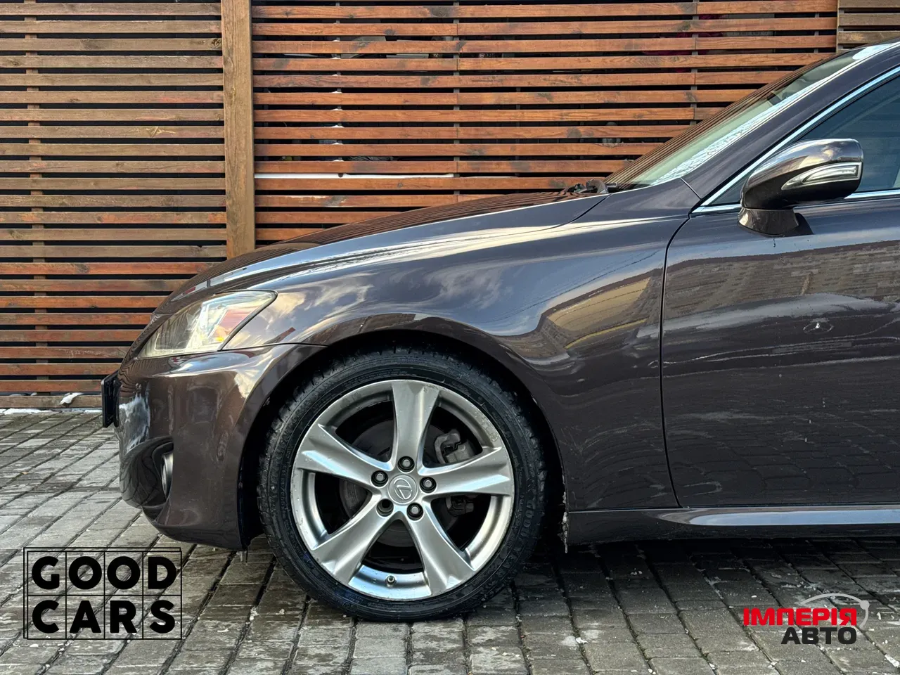 Lexus IS - фото 12