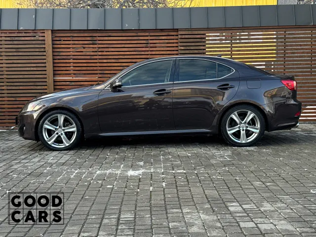 Lexus IS - фото 4