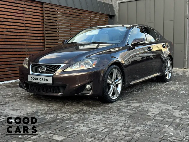 Lexus IS - фото 3