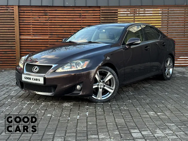 Lexus IS - фото 1
