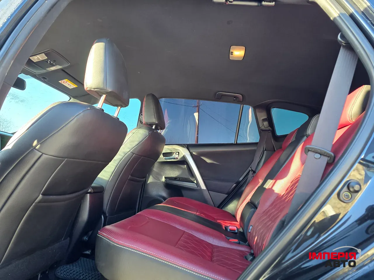 Toyota RAV4 - фото 13