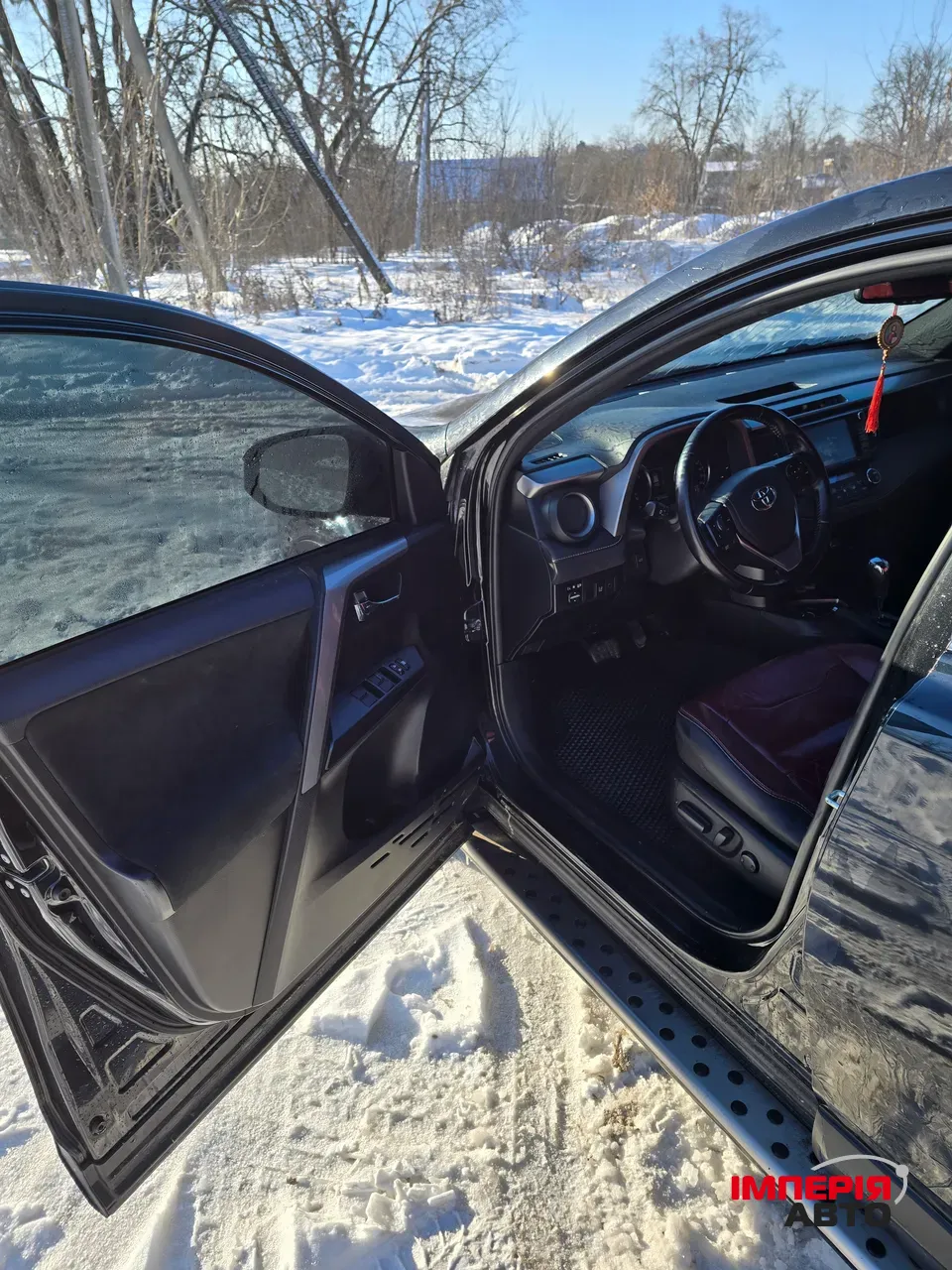 Toyota RAV4 - фото 8