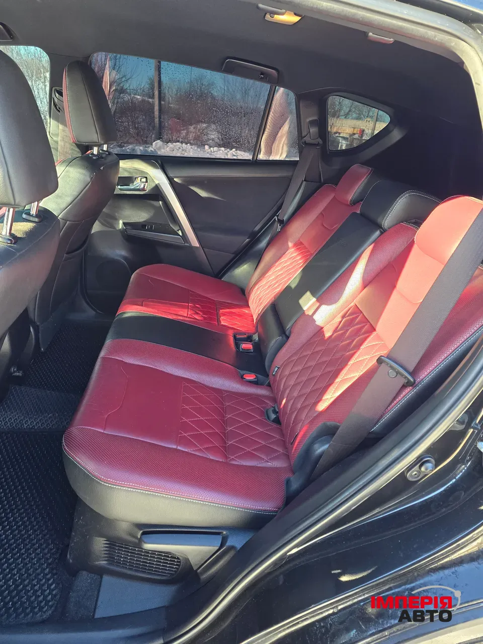 Toyota RAV4 - фото 12