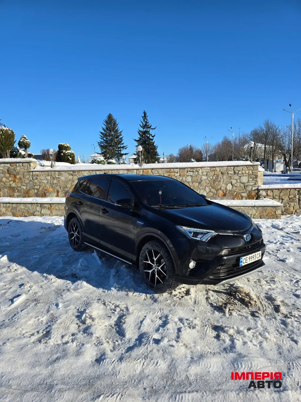 Toyota RAV4 - фото 2