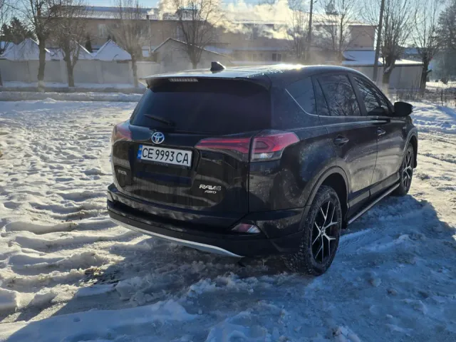 Toyota RAV4 - фото 5