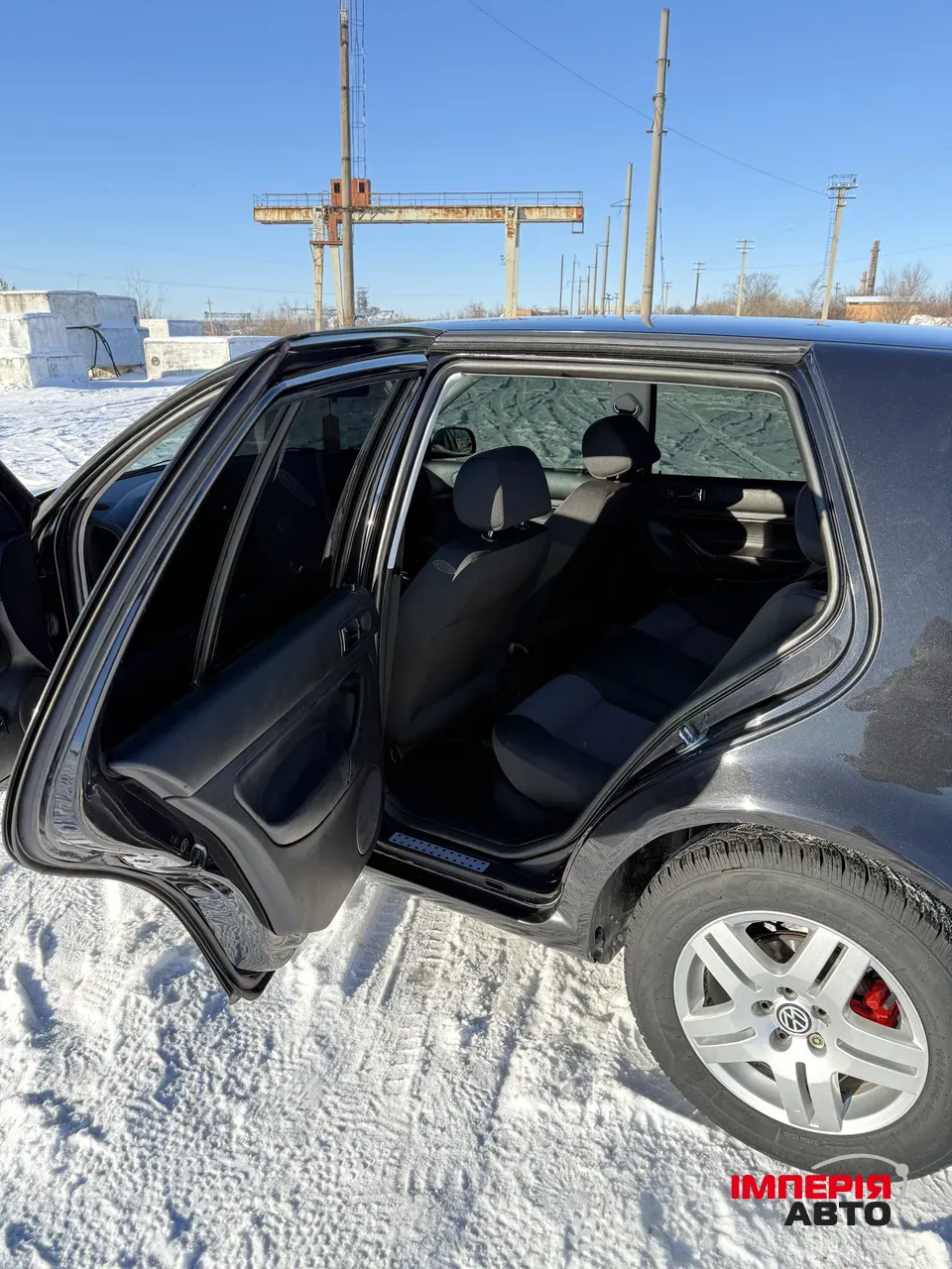 Volkswagen Golf - фото 8