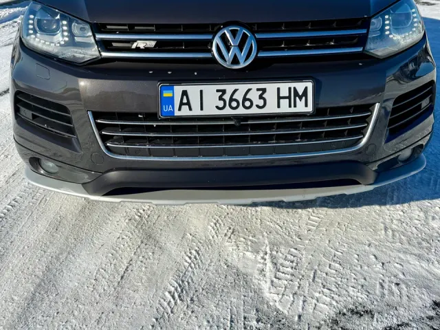 Volkswagen Touareg - фото 2