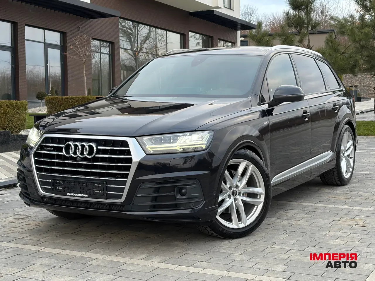 Audi Q7 - фото 1