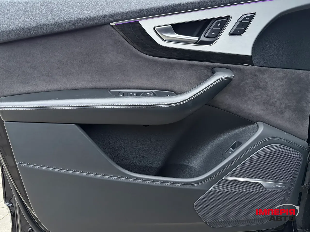 Audi Q7 - фото 44