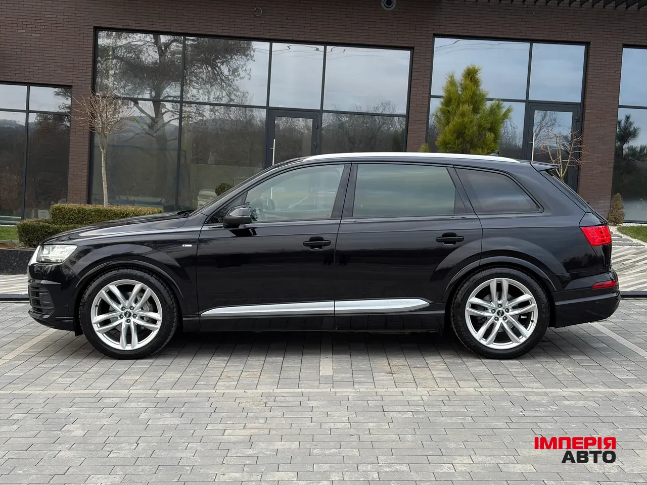 Audi Q7 - фото 4