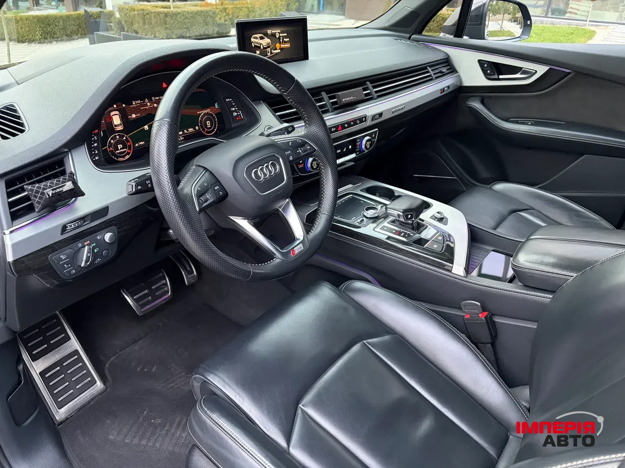 Audi Q7 - фото 25