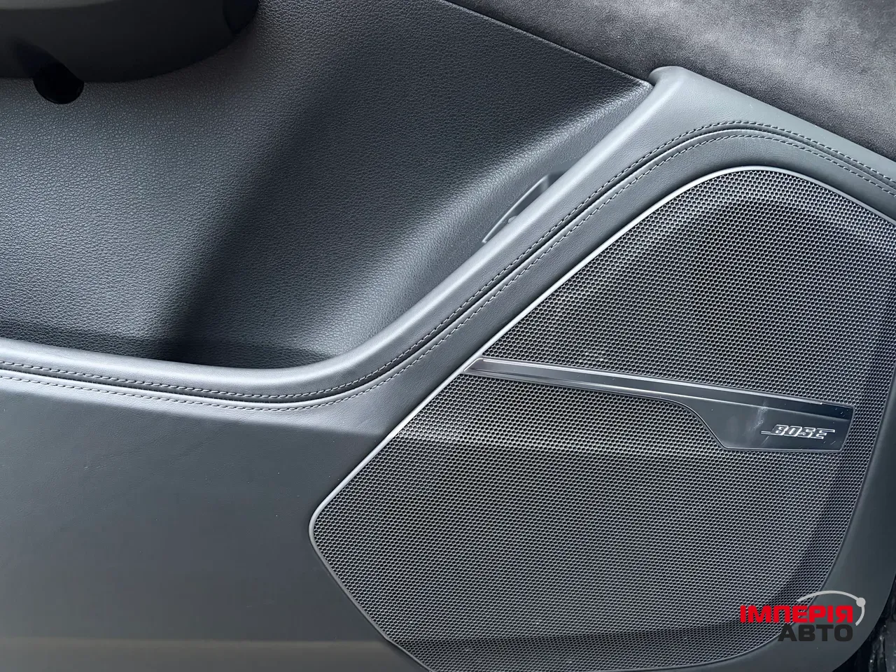 Audi Q7 - фото 48