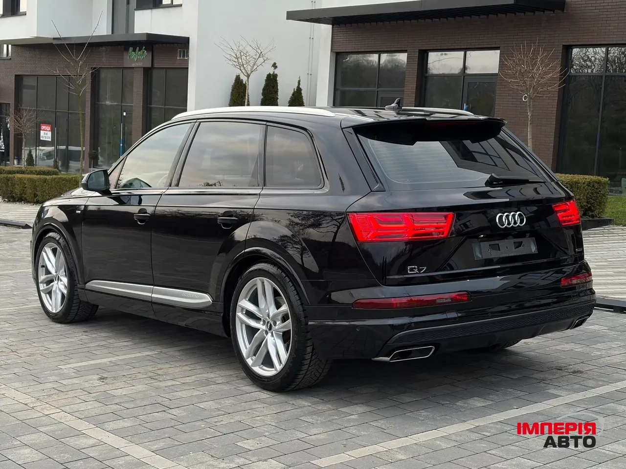 Audi Q7 - фото 7